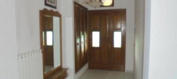 3 bedrooms House in Macchiagodena, Italy No. 685 2