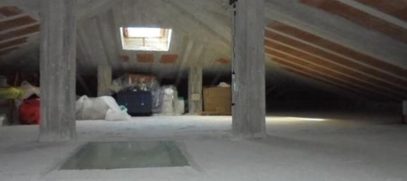 3 bedrooms House in Macchiagodena, Italy No. 685 6