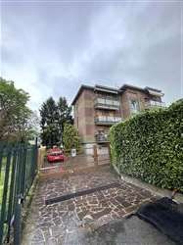 3 rooms Apartment in Arcore, Italy No. 149161