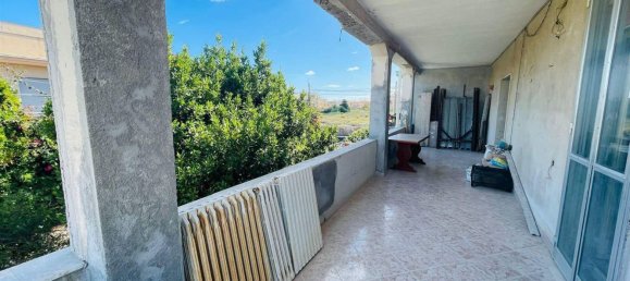 3-salle Appartement à Syracuse, Italy No. 250074 2