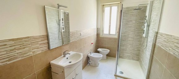 3-salle Appartement à Syracuse, Italy No. 250074 8