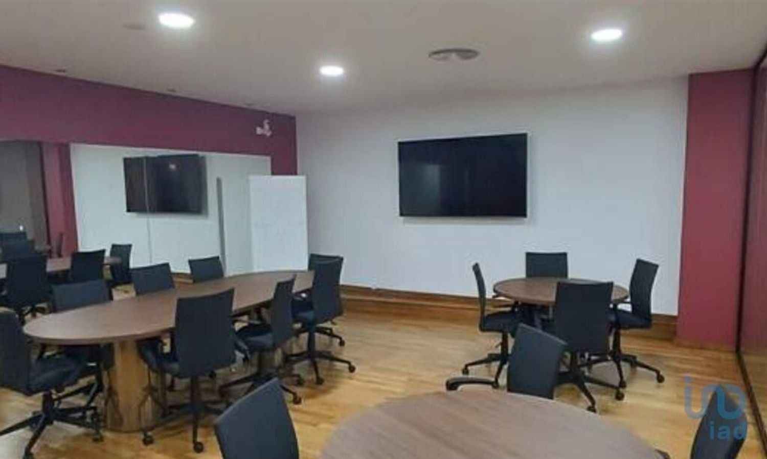 Propiedad comercial en Valbom, Portugal 227 m² No. 261051