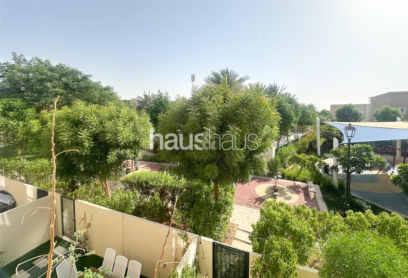 4 bedrooms Villa in Dubai Land, UAE No. 99821