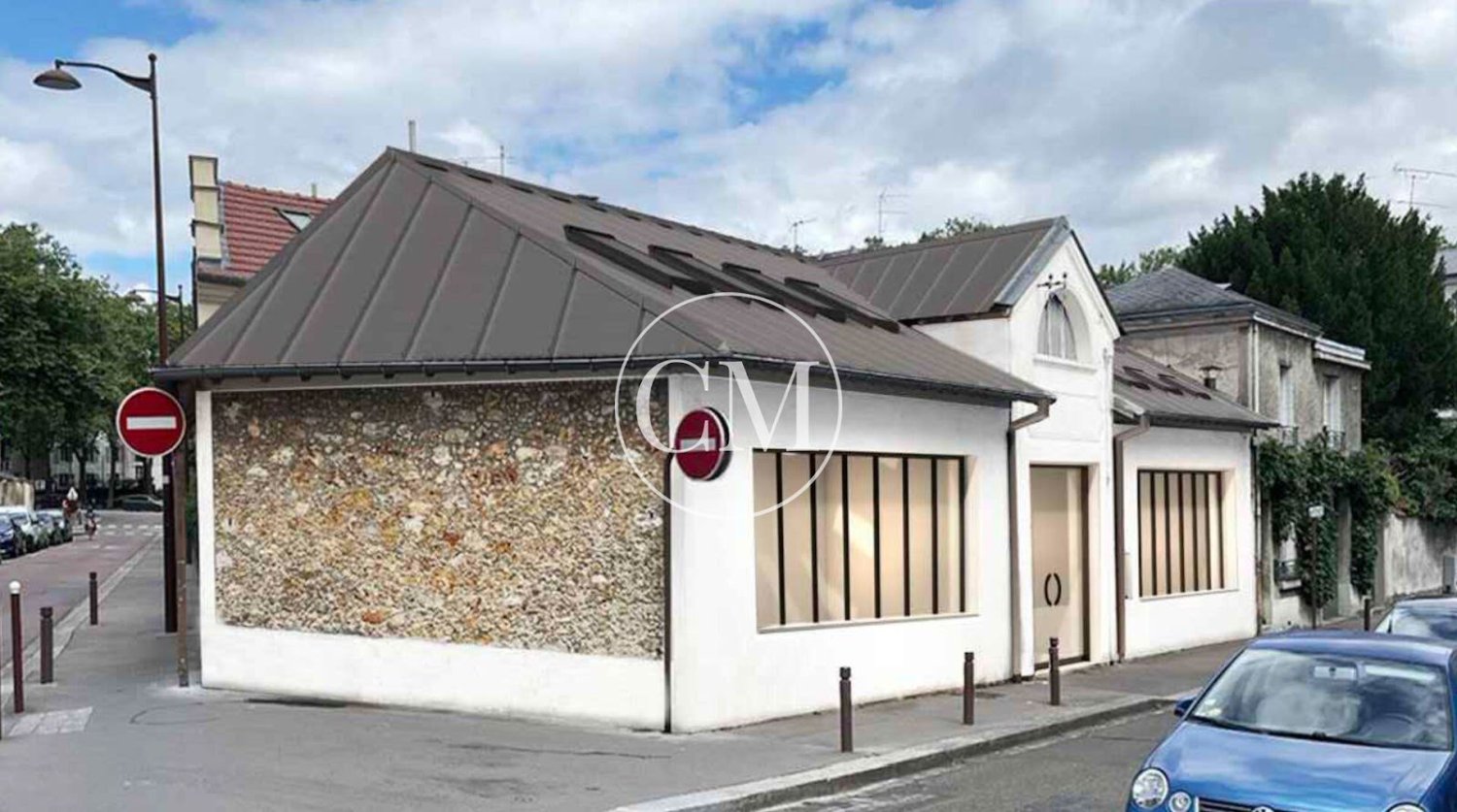 5 bedrooms Apartment in Versailles, France No. 176277