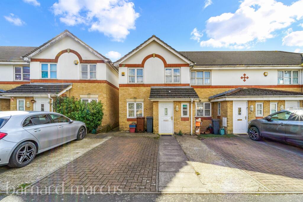 3 bedrooms Commercial property in Feltham, United Kingdom No. 9798