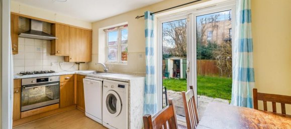 3 bedrooms Commercial property in Feltham, United Kingdom No. 9798 4