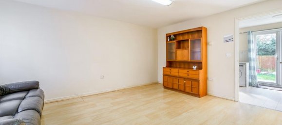 3 bedrooms Commercial property in Feltham, United Kingdom No. 9798 3