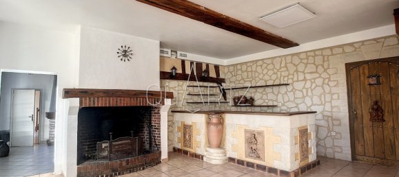 5 bedrooms House in Anet, France No. 92432 33