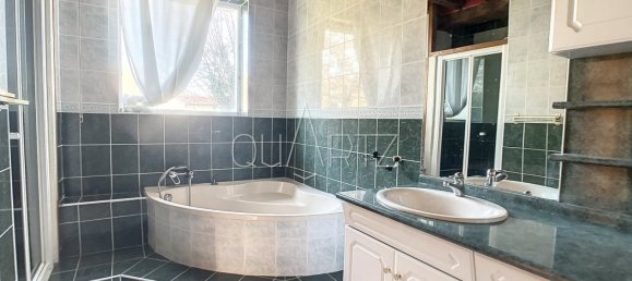 5 bedrooms House in Anet, France No. 92432 18