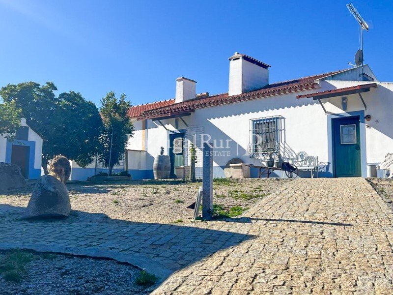 2 bedrooms Land in Evora, Portugal No. 208999