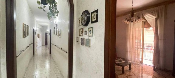 4 bedrooms Apartment in Torre del Greco, Italy No. 357652 3