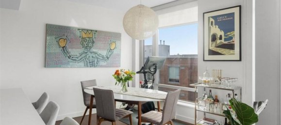 2 bedrooms Condo in British Columbia, Canada No. 1299 4