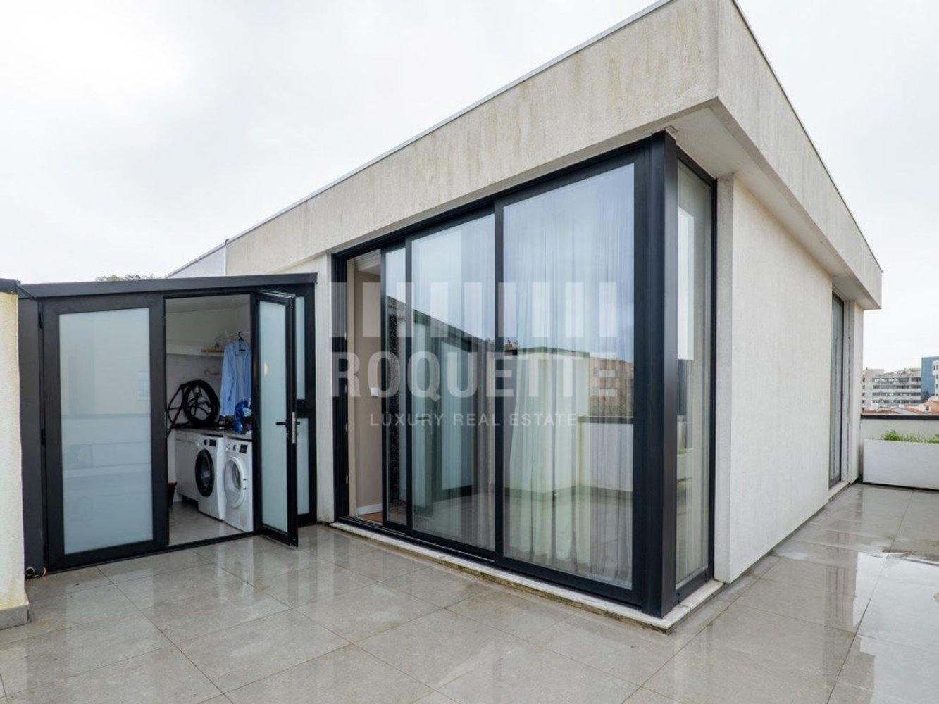 4 bedrooms House in Porto, Portugal No. 100043