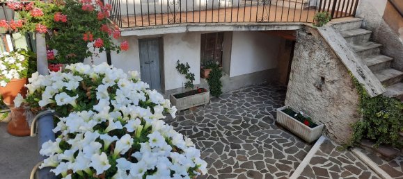 4 rooms House in Tagliacozzo, Italy No. 254168 3