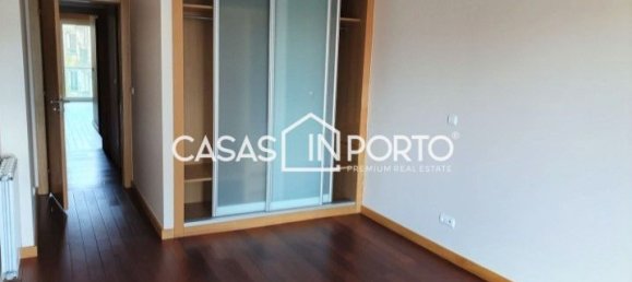 4 chambres Appartement à Porto, Portugal No. 137942 7