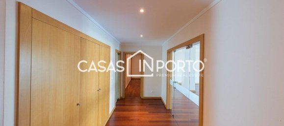 4 chambres Appartement à Porto, Portugal No. 137942 3