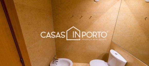 4 chambres Appartement à Porto, Portugal No. 137942 9