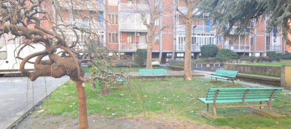 5 rooms Apartment in Turin, Italy No. 224850 2