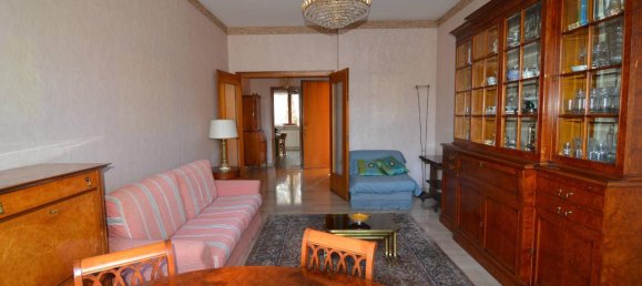 5 rooms Apartment in Turin, Italy No. 224850 4