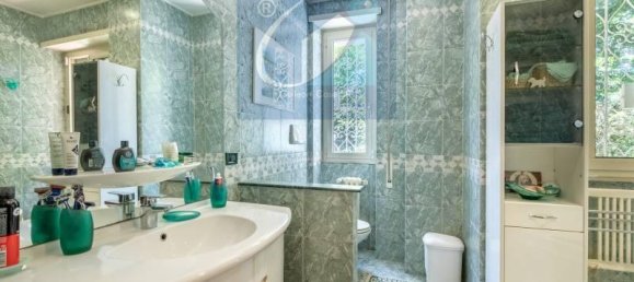 6 rooms Apartment in Rome, Italy No. 24219 23