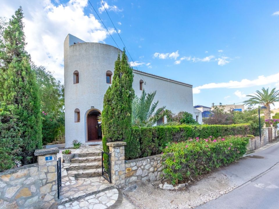 Villa de 6 dormitorios en Alicante, Spain No. 283344