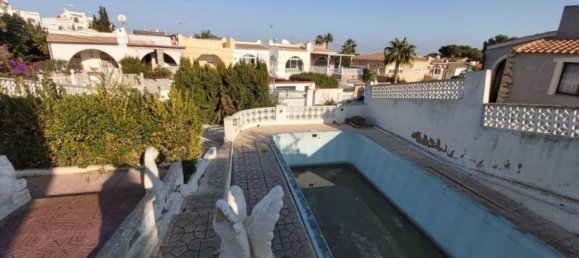 2 bedrooms House in Torrevieja, Spain No. 191288 2