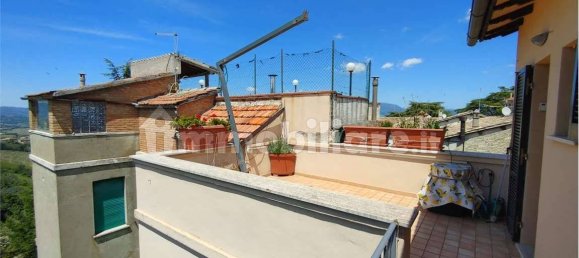 Дом с 4 спальнями в Монтефалько, Италия № 266115 32