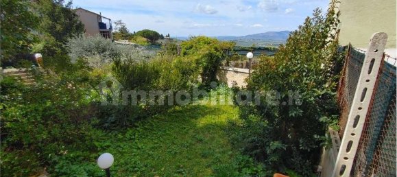 Дом с 4 спальнями в Монтефалько, Италия № 266115 38