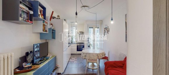 3 rooms Apartment in Turin, Italy No. 34923 3