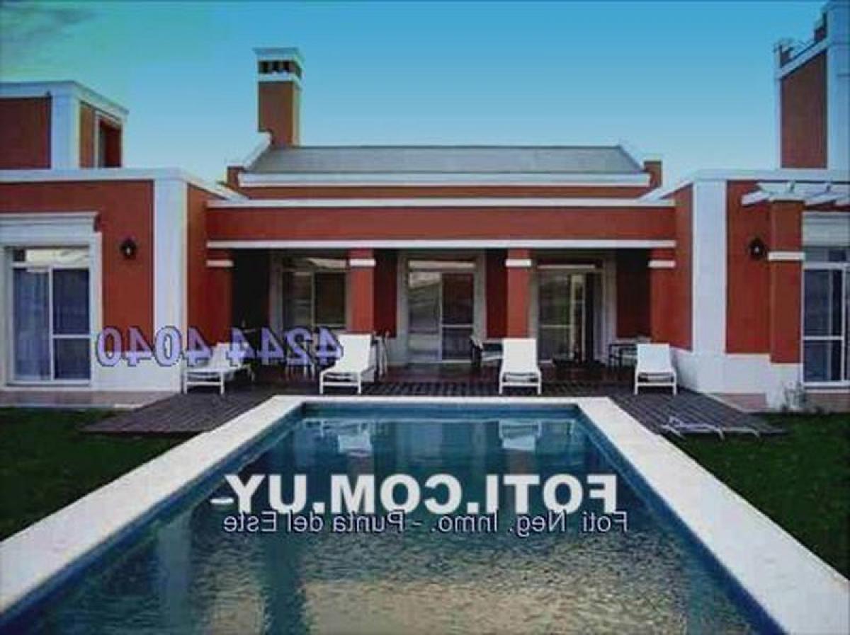 4 bedrooms House in Maldonado, Uruguay No. 7227