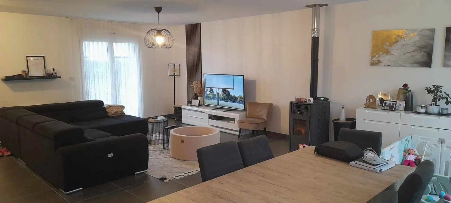 3 bedrooms House in Valcourt, France No. 68788