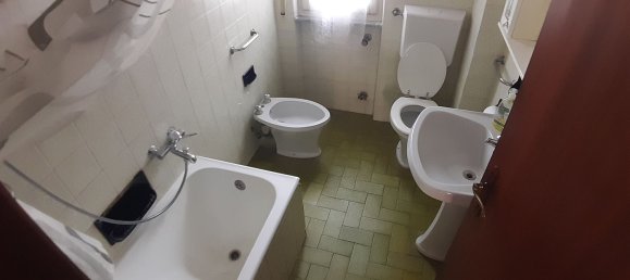 5 rooms Apartment in Sarzana, Italy No. 263420 2