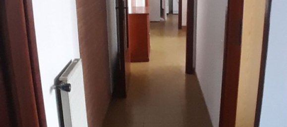 5 rooms Apartment in Sarzana, Italy No. 263420 4