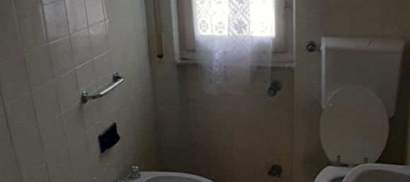 5 rooms Apartment in Sarzana, Italy No. 263420 3