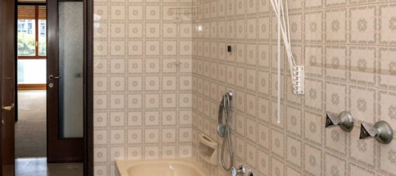 3 rooms Apartment in Brugherio, Italy No. 334582 8