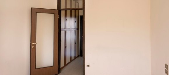 3 rooms Apartment in Brugherio, Italy No. 334582 15
