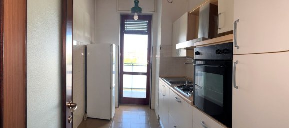 3 rooms Apartment in Brugherio, Italy No. 334582 4