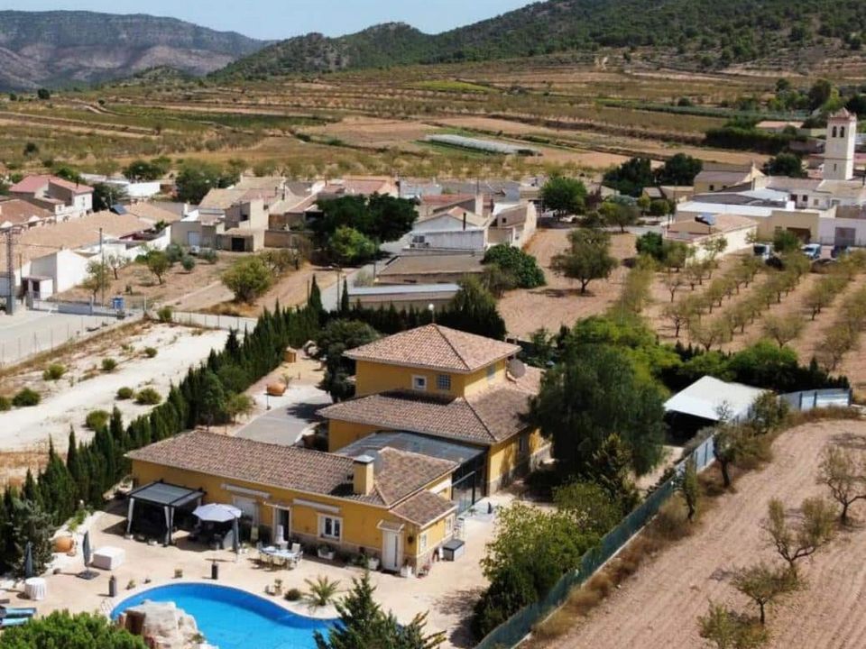 5 bedrooms Villa in Pinoso, Spain No. 278253