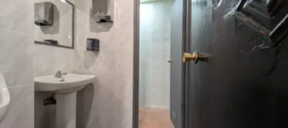 135m² Commercial property in Zaragoza, Spain No. 172476 11