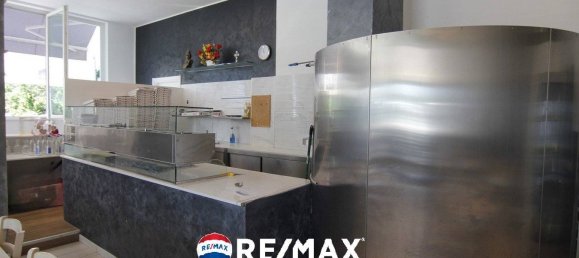 2غرفة عقار تجاري في Bisuschio, Italy رقم 262512 2