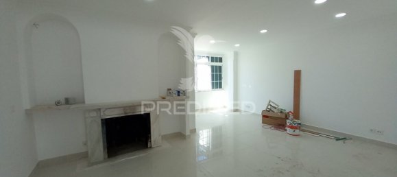 Casa de 3 dormitorios en Cascais, Portugal No. 27512 3