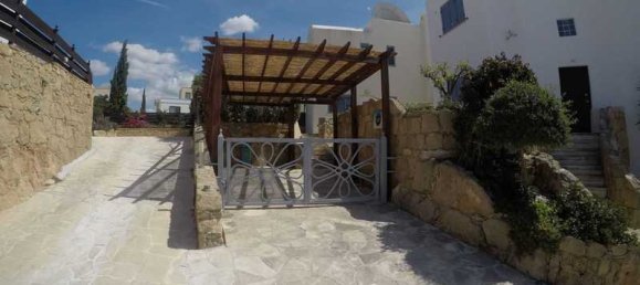 Дом с 4 спальнями в Хлорака, Кипр № 7204 15