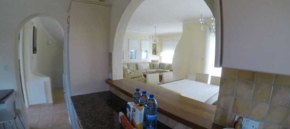 Дом с 4 спальнями в Хлорака, Кипр № 7204 7