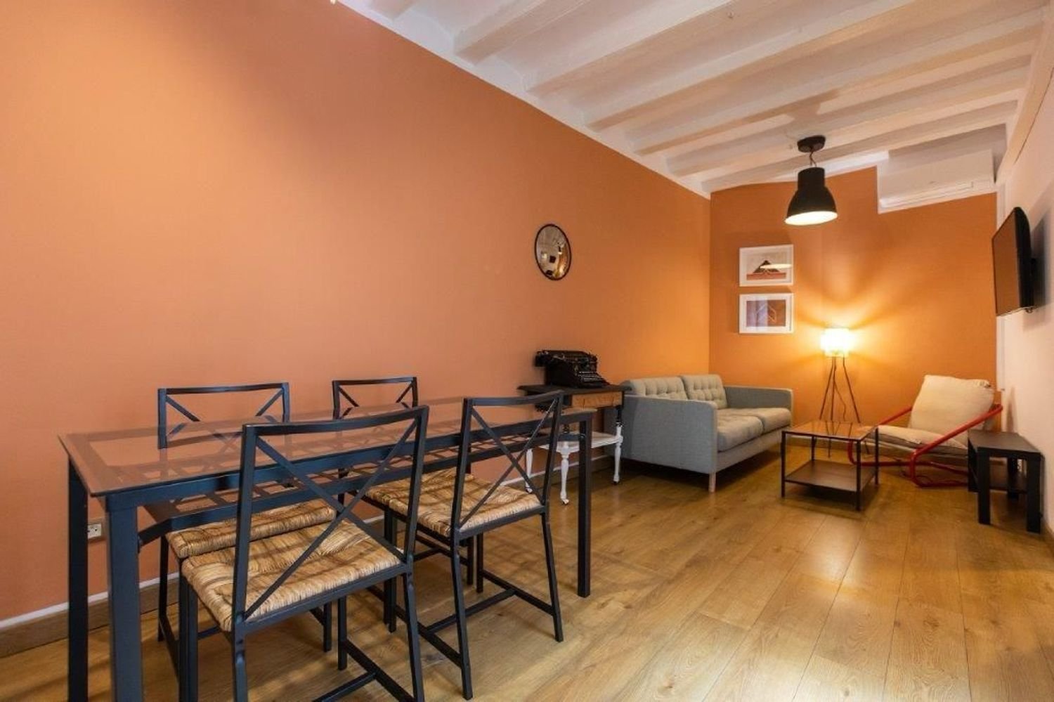 2 Schlafzimmer Wohnung in Ciutat Vella, Spain, Nr. 204782