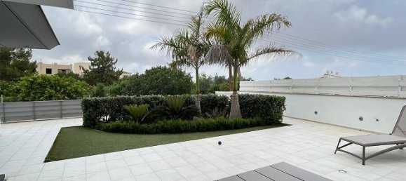 5 bedrooms Villa in Paphos, Cyprus No. 10310 9