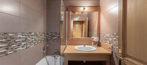 3 bedrooms Apartment in Les Belleville, France No. 1353 6