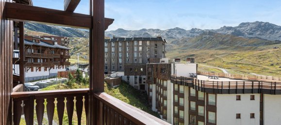 3 bedrooms Apartment in Les Belleville, France No. 1353 14