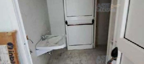 5 rooms Apartment in Rome, Italy No. 290164 9