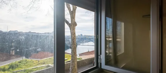 3 bedrooms Villa in Porto, Portugal No. 14751 5