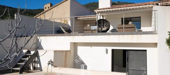 Villa de 3 dormitorios en Ajaccio, France No. 44534 2